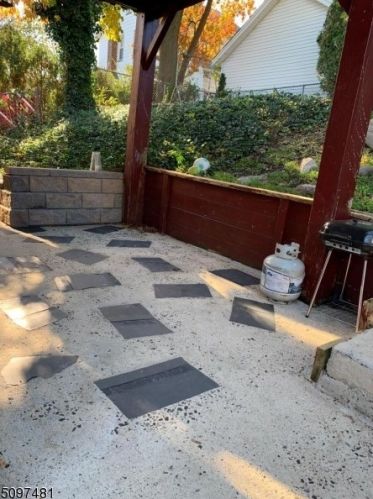 421 Un Ave, Belleville NJ 07109-1609 exterior