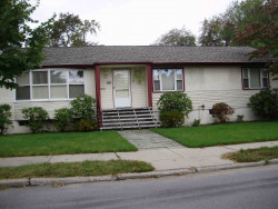 31 Beethoven Ave, Newton, MA 02468-1732