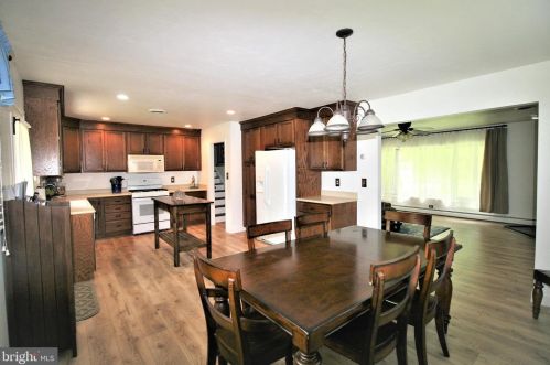 28150 Gaunts Brg Rd, Columbus NJ 08022-1813 exterior