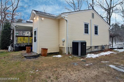 1062 Lakehurst Ave, Jackson Twp NJ 08527-5250 exterior