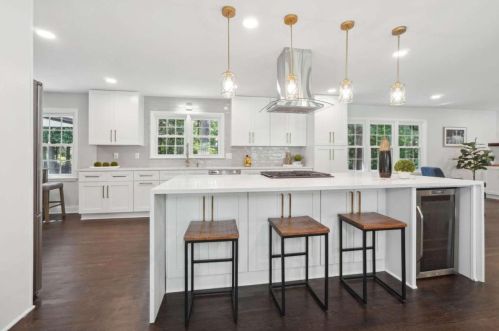 2022 Deren Way, Atlanta GA  30345-3710 exterior