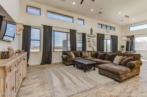 35205 3rd Ave, Phoenix AZ 85027-5908 exterior