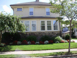 84 Tolman St, Newton, MA 02465-1020
