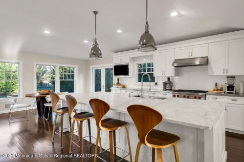 67 Rivers Edge Dr, Little Silver NJ  07739-1708 exterior