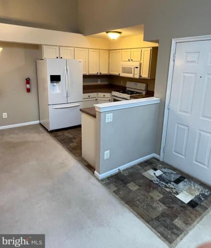 1304 Tristram Cir, West Deptford NJ 08051-2256 exterior