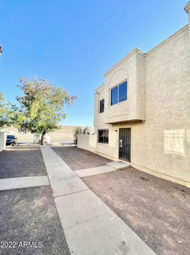 5414 Belleview St, Phoenix, AZ 85043-1703