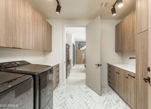 7729 13th Pl, Phoenix AZ  85020-4202 exterior