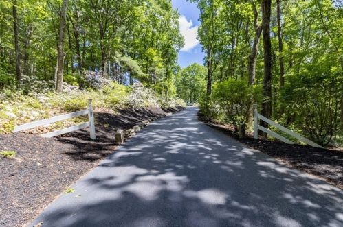 31 Laurel Ln, Princeton, MA 01541-1015