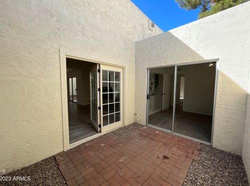 2942 Altadena Ave, Phoenix AZ 85029-3211 exterior