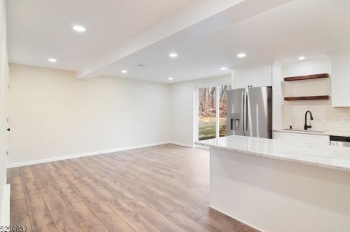 42 Smt Dr, Wantage NJ 07461-1239 exterior