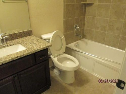 1422 Bell Rdg Ln, Richmond TX 77471-6610 exterior