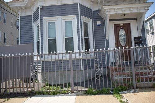 22 Morton St, Lawrence, MA 01841-4330