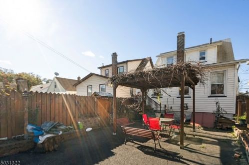 18 Mount Pleasant Ave, Belleville NJ  07109-2021 exterior