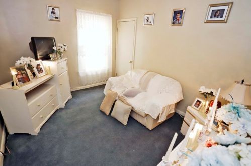 10 Viall St, New Bedford MA 02744-2505 exterior