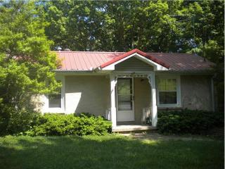 1556 Dobbins Pike, Gallatin, TN 37066-8241