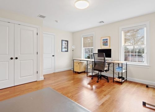 51 Mann Ave, Needham MA 02492-4533 exterior