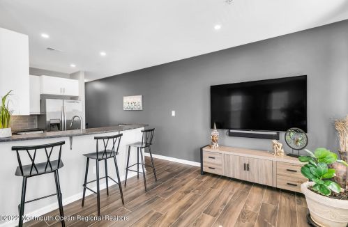 42 Kyle Dr, Tinton Falls NJ  07712-7536 exterior