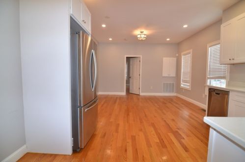 2 Antwerp St, Milton MA  02186-5003 exterior