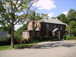 36 Cross Hill Rd, Newton, MA 02459-3121