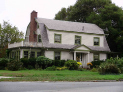 1881 Beacon St, Newton, MA 02468-1432