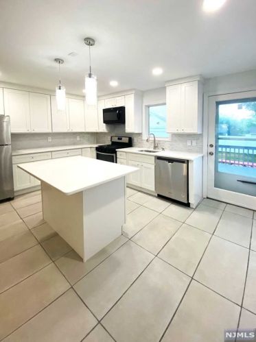 174 Stuyvesant Ave, Kearny NJ  07032-3750 exterior