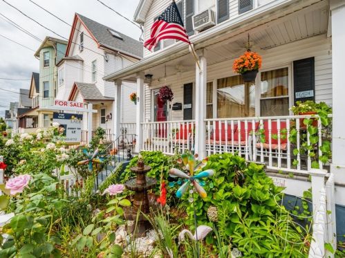 9 Tileston St, Everett, MA 02149-1907