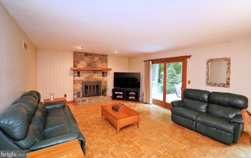 35 Woodlane Rd, Trenton NJ  08648-5543 exterior