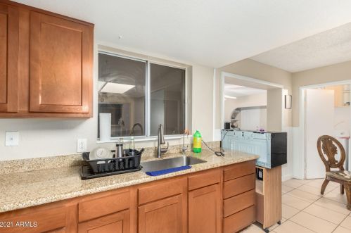 3026 75 Dr, Phoenix AZ 85033-3704 exterior