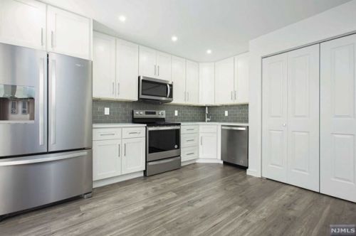 56 Linwood Ave, Cresskill NJ  07626-2104 exterior