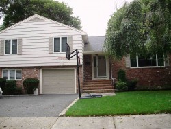 185 Paulson Rd, Newton, MA 02468-1231