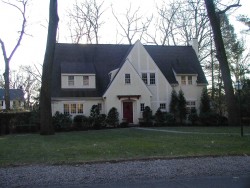 35 Fenwick Rd, Newton, MA 02468-2214
