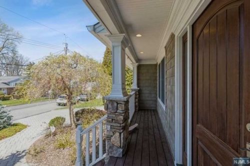 390 Lafayette St, Cresskill NJ  07626-1214 exterior