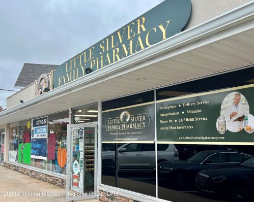 208 Winding Way, Little Silver NJ 07739-1763 exterior