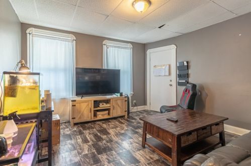 285 Earle St, New Bedford MA 02746-1814 exterior