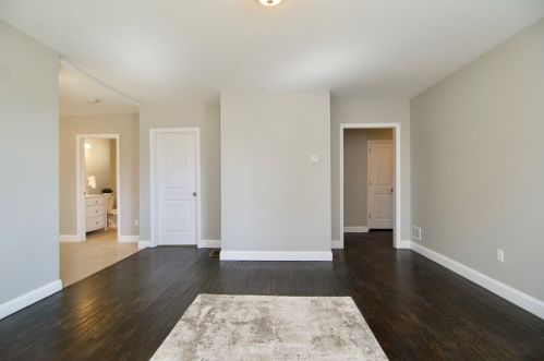 8 Conner Ave, Montgomery MA 01085-2325 exterior