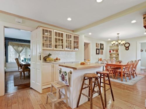 29 Furber Ln, Newton MA 02459-1503 exterior