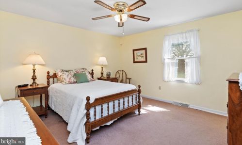 2 Wesley Dr, Carlisle PA 17015-4377 exterior