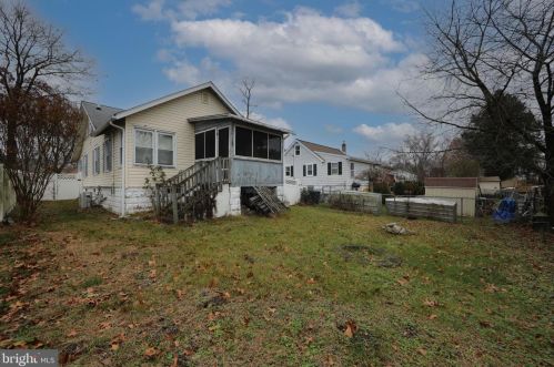 1909 Pt Pleasant Ave, West Deptford NJ 08096-4325 exterior