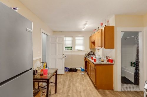 18 Lafayette St, Worcester, MA 01608-2157