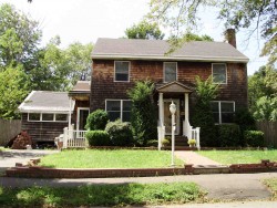 81 Fuller Ter, Newton, MA 02465-1205