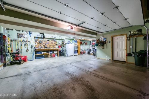 2068 Mahre Dr, Park City UT 84098-8508 exterior