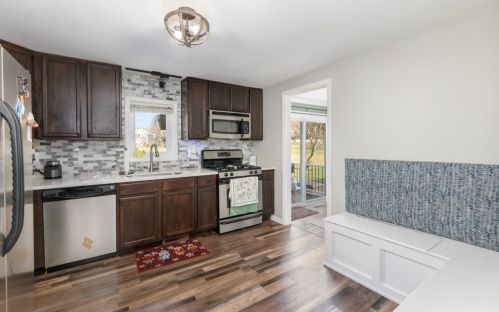 3964 Kingsway Dr, Crown Point IN 46307-8944 exterior