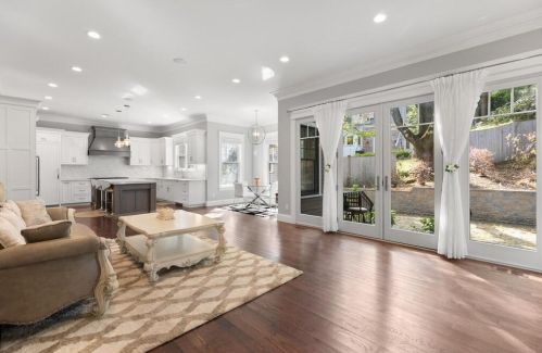 10 Fox Hl Rd, Newton MA exterior