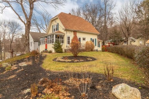 48 Tiverton Pkwy, Worcester, MA 01602-1204