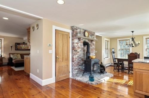 215 Long Pond Rd, Plymouth MA 02360-2607 exterior