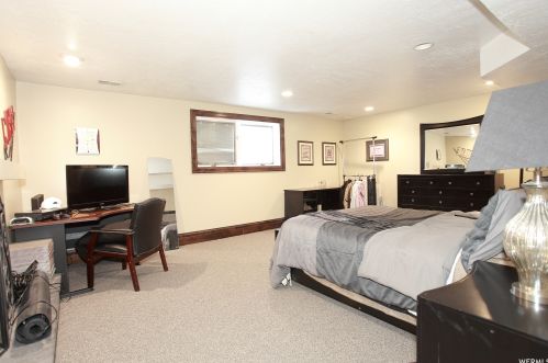 2079 Crk Rd, Sandy UT 84093-6449 exterior