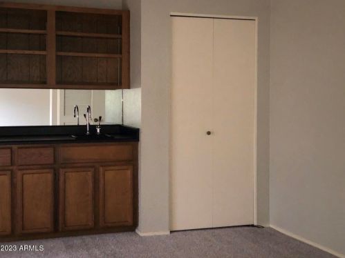 22 Butler Dr, Phoenix AZ 85051-4741 exterior