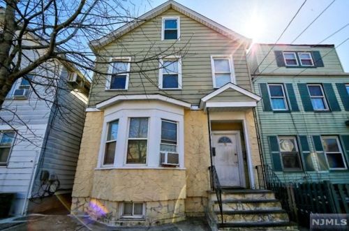19 Reynolds Ave, East Newark, NJ 07029-2528