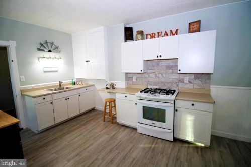 41 Paxson Ave, Trenton NJ 08690-1912 exterior