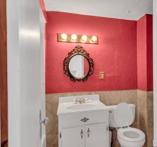 428 Lk Ave, Worcester MA 01605-2046 exterior